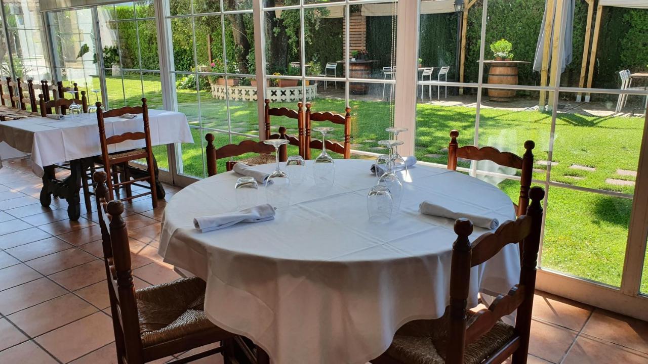 Hotel Restaurant El Bosc Banyeres del Penedes Екстер'єр фото