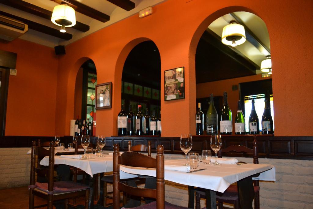 Hotel Restaurant El Bosc Banyeres del Penedes Номер фото