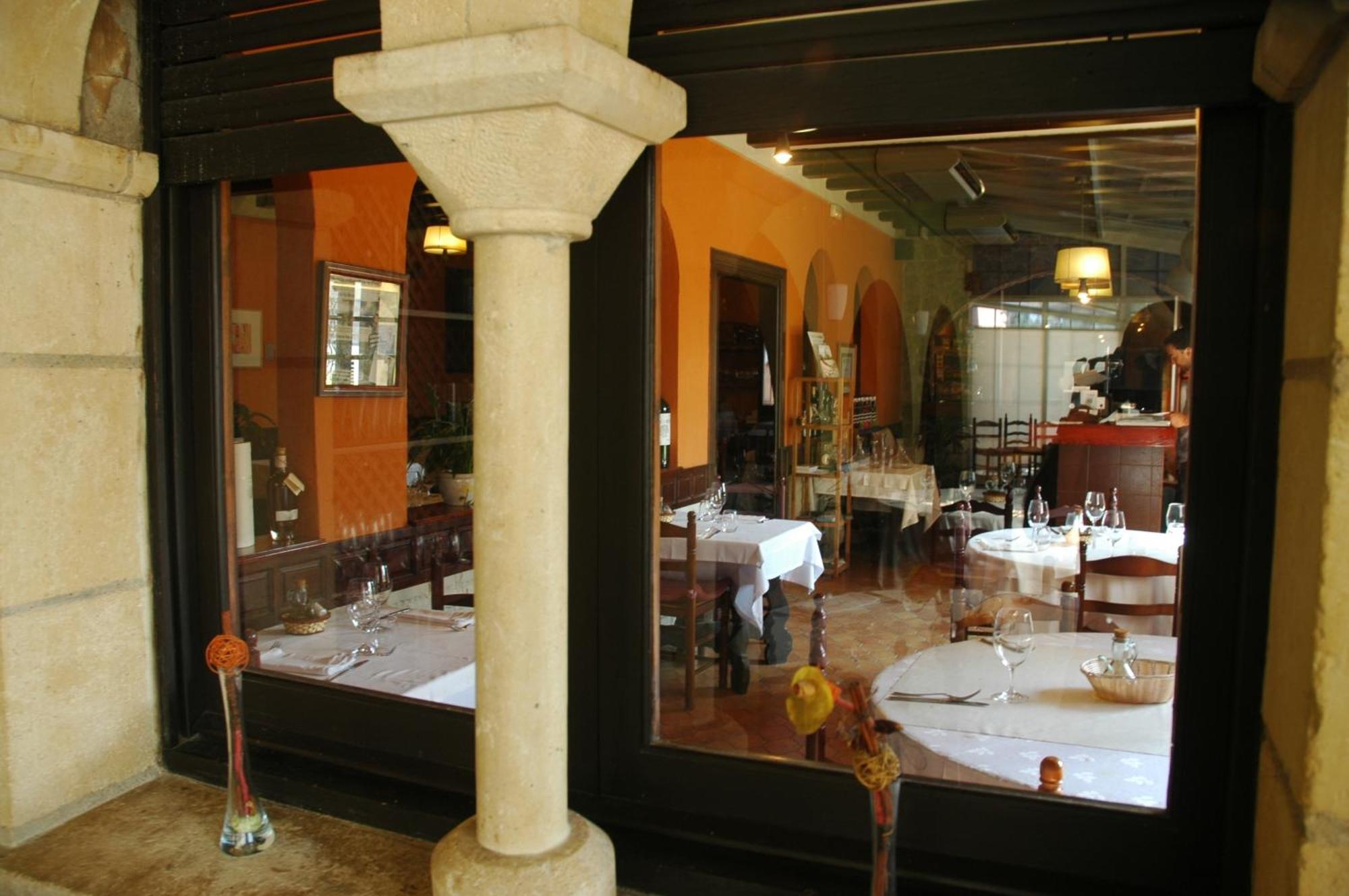 Hotel Restaurant El Bosc Banyeres del Penedes Екстер'єр фото