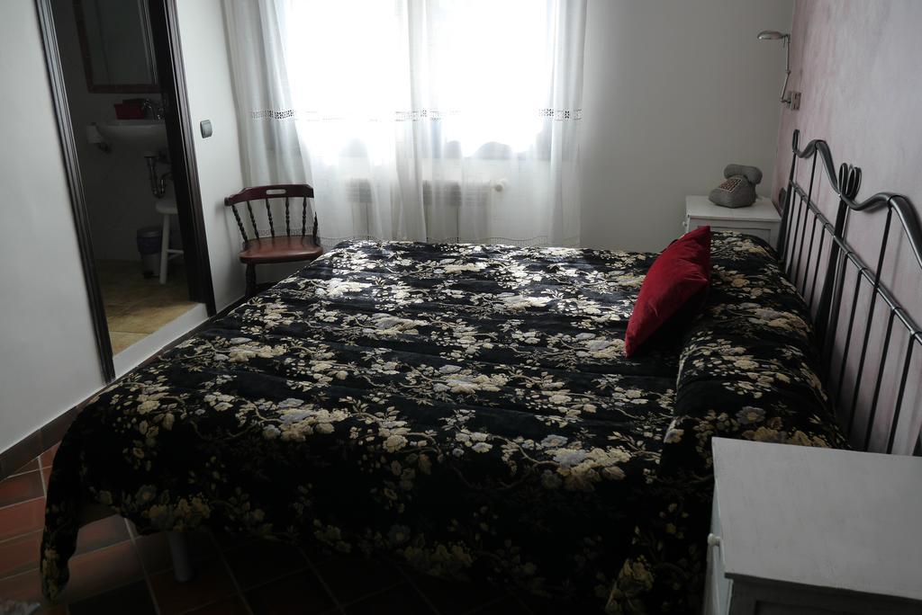 Hotel Restaurant El Bosc Banyeres del Penedes Екстер'єр фото