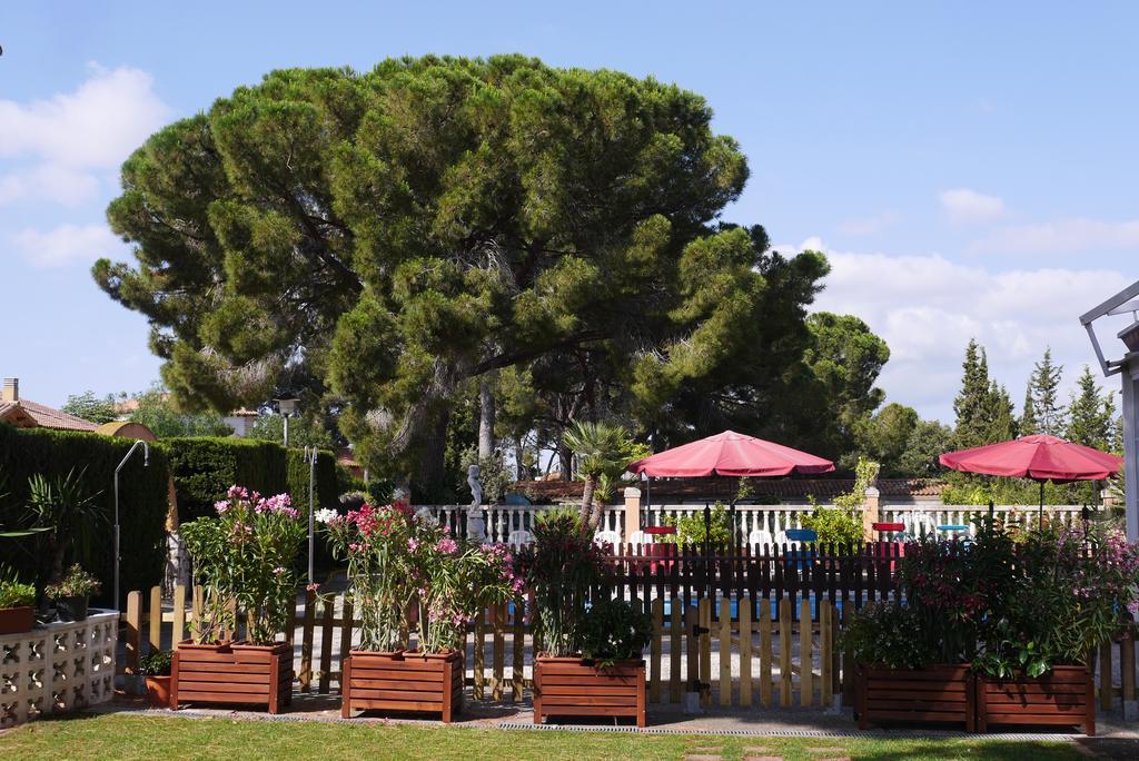 Hotel Restaurant El Bosc Banyeres del Penedes Екстер'єр фото