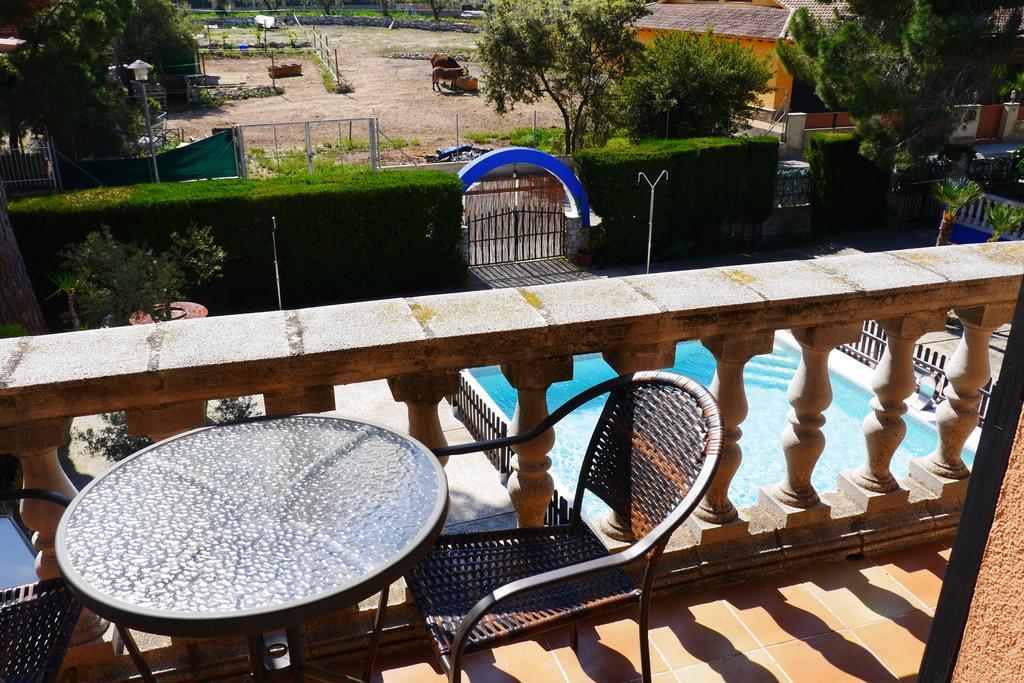 Hotel Restaurant El Bosc Banyeres del Penedes Екстер'єр фото