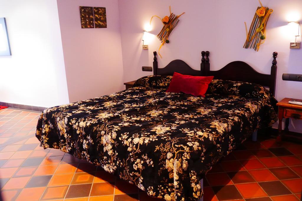 Hotel Restaurant El Bosc Banyeres del Penedes Екстер'єр фото
