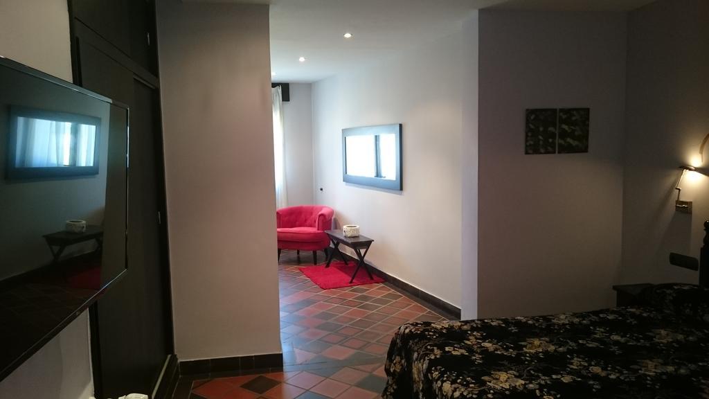 Hotel Restaurant El Bosc Banyeres del Penedes Екстер'єр фото