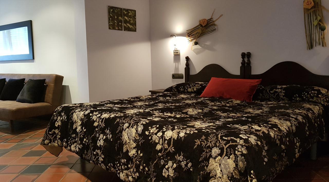 Hotel Restaurant El Bosc Banyeres del Penedes Екстер'єр фото